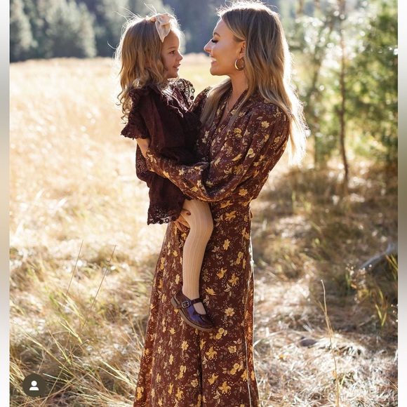 Floral doen dress - Picture 3 of 7